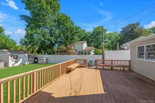 702 10th Ave, East Northport, NY 11731 - Photo 18