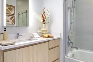 333 Warner Ave, Roslyn, NY 11576 - Photo 10