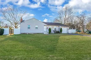 182 New York Ave, Bay Shore, NY 11706 - Photo 2