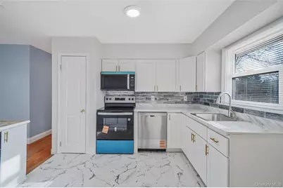 182 New York Avenue, Bay Shore, NY 11706 - Photo 12