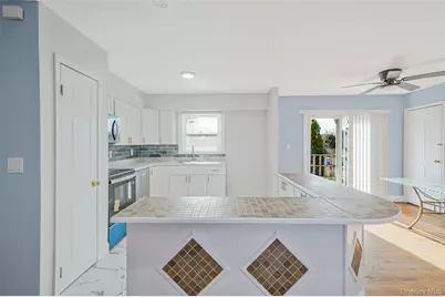 182 New York Avenue, Bay Shore, NY 11706 - Photo 14