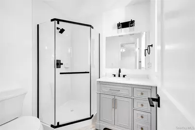 670 E Main Street, Jefferson Valley, NY 10535 - Photo 18