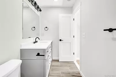 670 E Main Street, Jefferson Valley, NY 10535 - Photo 24