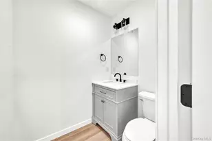 670 E Main St, Jefferson Valley, NY 10535 - Photo 12