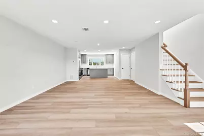 670 E Main Street, Jefferson Valley, NY 10535 - Photo 14