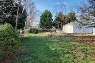 48 Lumur Dr, Sayville, NY 11782 - Photo 16