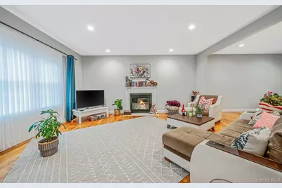 152 Wood Road, Centereach, NY 11720 - Photo 12