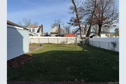 69 Glenmore Avenue, Hempstead, NY 11550 - Photo 18