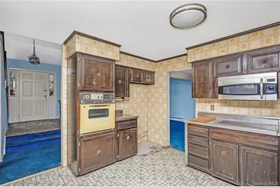 21 Hitching Post Lane, Glen Cove, NY 11542 - Photo 10