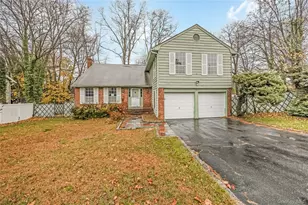 21 Hitching Post Ln, Glen Cove, NY 11542 - Photo 2