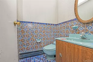 21 Hitching Post Ln, Glen Cove, NY 11542 - Photo 16
