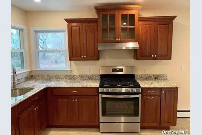 509 E Broadway, Port Jefferson, NY 11777 - Photo 12