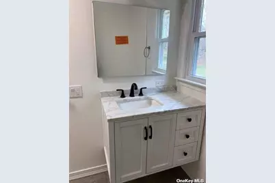 509 E Broadway, Port Jefferson, NY 11777 - Photo 18