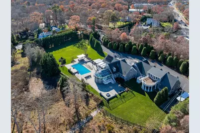 19 W Tiana Road, Hampton Bays, NY 11946 - Photo 4