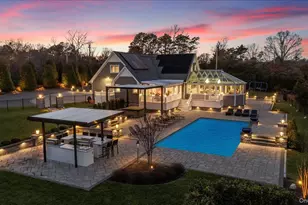 19 W Tiana Rd, Hampton Bays, NY 11946 - Photo 2