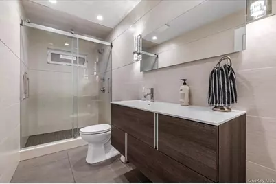 320 Clearview Lane, Massapequa, NY 11758 - Photo 16