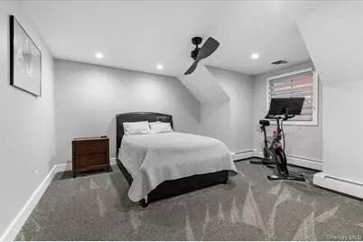 320 Clearview Lane, Massapequa, NY 11758 - Photo 20