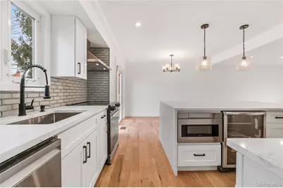 19 Hicks Avenue, Syosset, NY 11791 - Photo 10