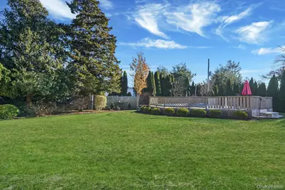 15 Penn Drive, Smithtown, NY 11787 - Photo 4