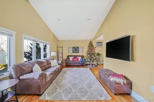 15 Penn Dr, Smithtown, NY 11787 - Photo 18