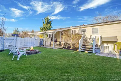 15 Penn Drive, Smithtown, NY 11787 - Photo 2