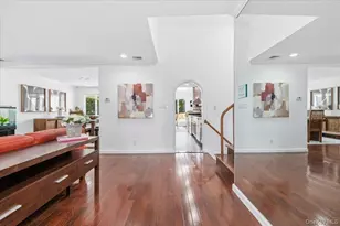 59 Hazelwood Dr, Jericho, NY 11753 - Photo 4