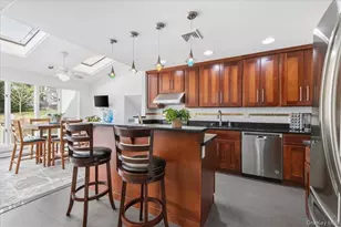 59 Hazelwood Dr, Jericho, NY 11753 - Photo 12