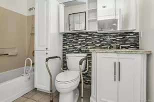 986 Madeira Blvd, Melville, NY 11747 - Photo 20