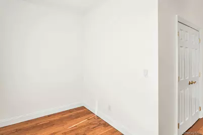 986 Madeira Boulevard, Melville, NY 11747 - Photo 8