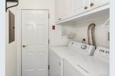 986 Madeira Boulevard, Melville, NY 11747 - Photo 16