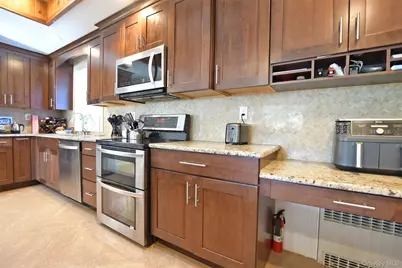 7 Maple Road, Middle Island, NY 11953 - Photo 12