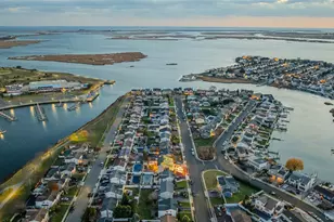 2929 Mandalay Beach Rd, Wantagh, NY 11793 - Photo 24