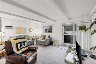 2929 Mandalay Beach Rd, Wantagh, NY 11793 - Photo 10