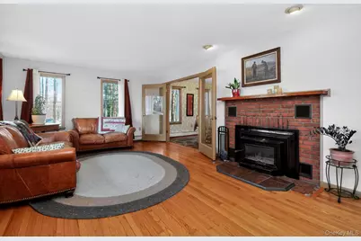 4 Carlyle Road, Hyde Park, NY 12538 - Photo 2