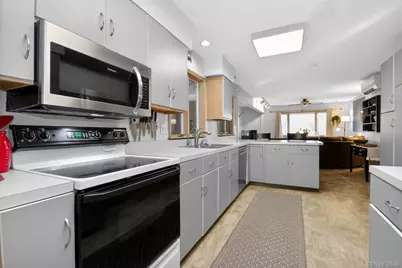 4 Carlyle Road, Hyde Park, NY 12538 - Photo 4