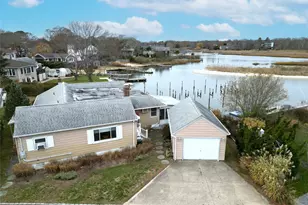 65 Little Pine Ln, East Quogue, NY 11942 - Photo 10