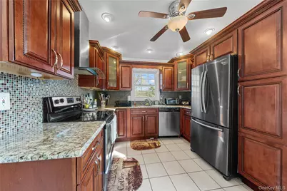 60 Mercury Avenue, Patchogue, NY 11772 - Photo 8