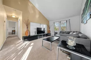 60 Mercury Ave, Patchogue, NY 11772 - Photo 4