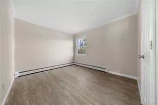 60 Mercury Ave, Patchogue, NY 11772 - Photo 20