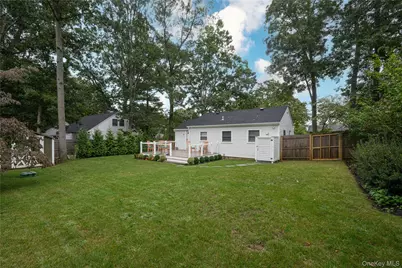 16 Overbrook Street, Riverhead, NY 11901 - Photo 6