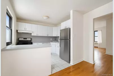 7 Terrace Circle #3D, Great Neck, NY 11021 - Photo 10