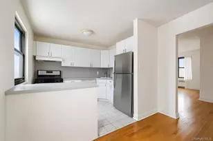 7 Terrace Cir, Great Neck, NY 11021 - Photo 10