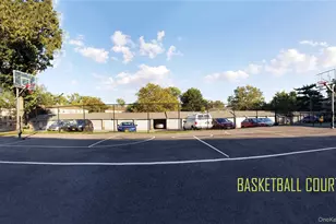 7 Terrace Cir, Great Neck, NY 11021 - Photo 24