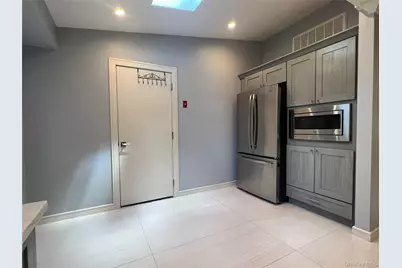 292 Acre Lane, Hicksville, NY 11801 - Photo 6