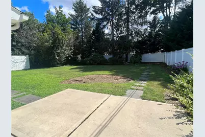 292 Acre Lane, Hicksville, NY 11801 - Photo 22