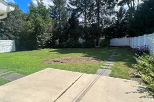 292 Acre Ln, Hicksville, NY 11801 - Photo 22