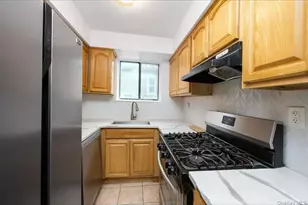 541 Logan Ave, Bronx, NY 10465 - Photo 2