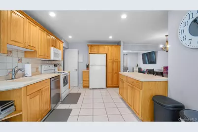 197 W 5th Street, Deer Park, NY 11729 - Photo 8