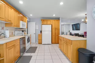 197 W 5th St, Deer Park, NY 11729 - Photo 8