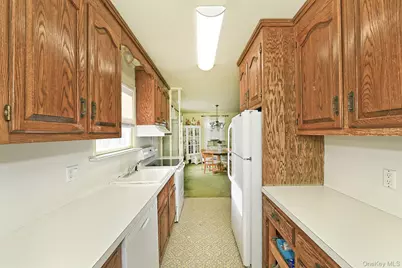 32 Horton Drive, Huntington, NY 11746 - Photo 16